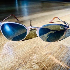 Quay Women’s Aviators (Gold Rim / Black Lens)